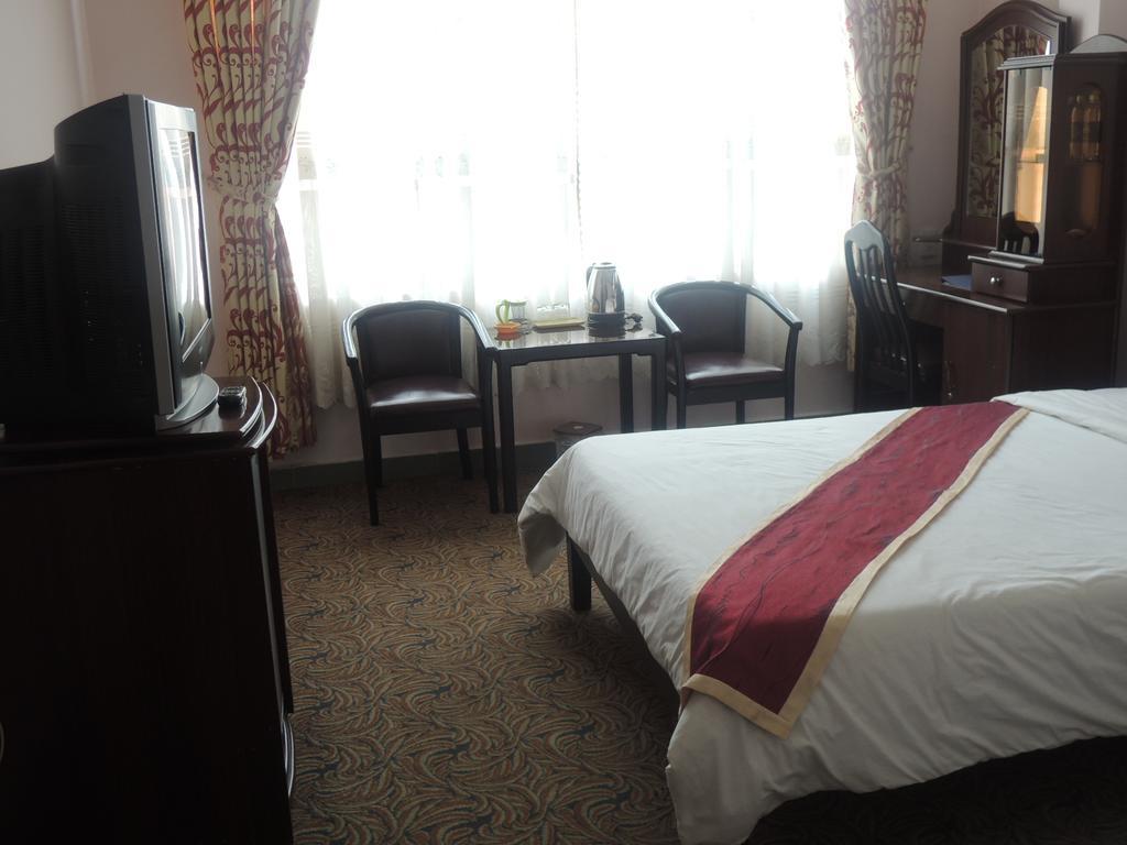 Y Lan Hotel Да Лат Екстериор снимка
